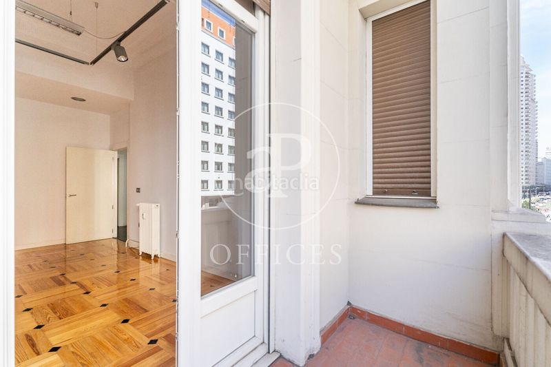 Foto c3db6d42-9956-44eb-acae-7a586874d681. Miete büro mit heizung in Palacio Madrid