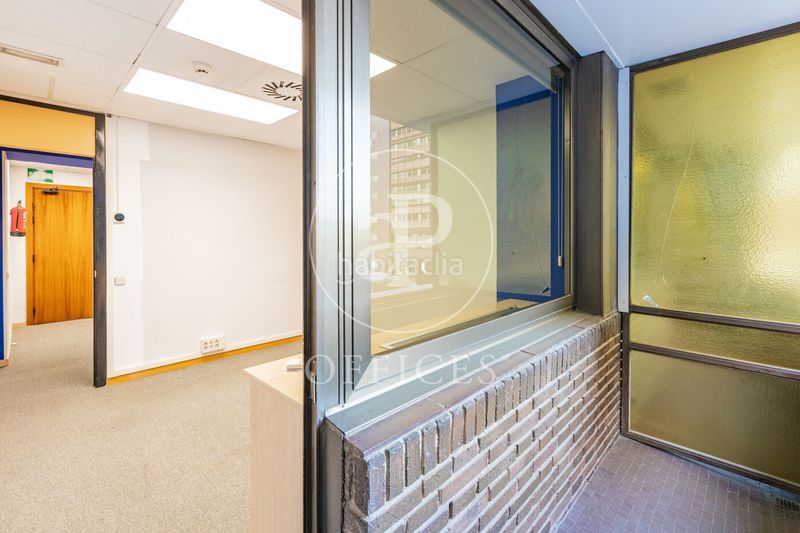 Foto 36a6a1a2-2d7a-45c6-a3af-9599cda9d655. Miete büro mit heizung in Hispanoamérica-Bernabéu Madrid