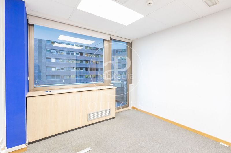 Foto bdf32a80-d16d-4a8c-93b1-7fe45310492e. Miete büro mit heizung in Hispanoamérica-Bernabéu Madrid