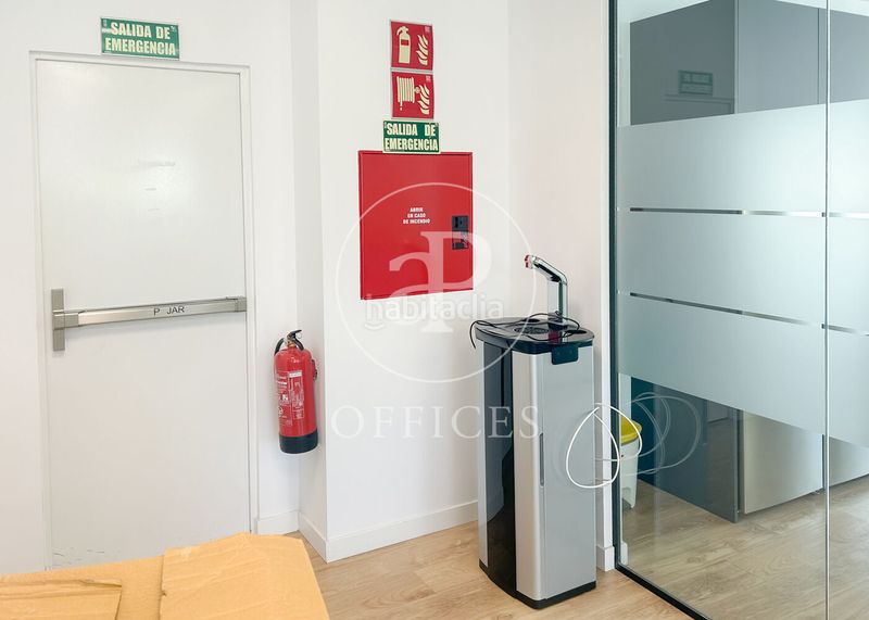 Foto ed887ebf-5596-4386-9559-710cc08d8a9d. Miete büro mit heizung in El Viso Madrid