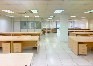 Location Bureau  C. de julián camarillo. Oficina en alquiler en madbit