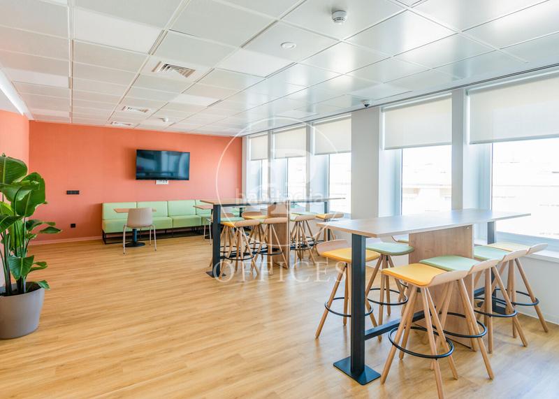 Foto c1f37817-1639-40e9-836d-0d0f27195dfe. Rent office space with heating in Hispanoamérica-Bernabéu Madrid