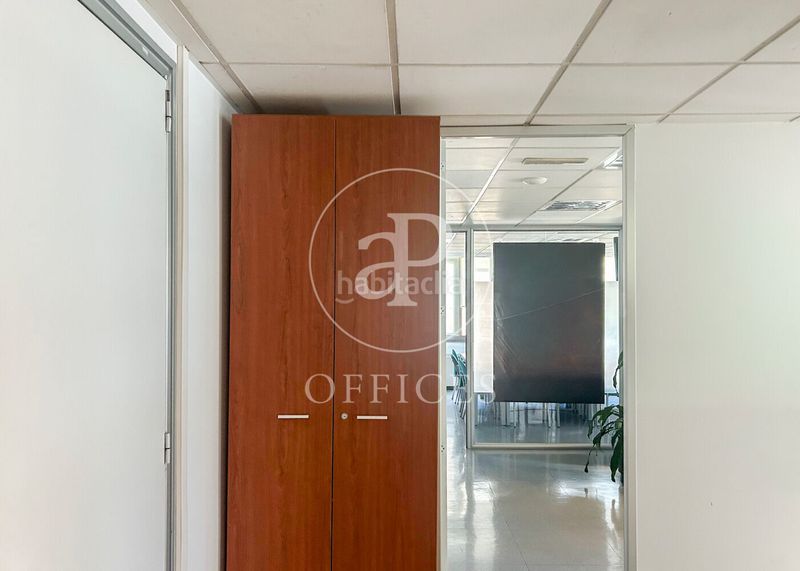 Foto 0d56f830-69f0-4b54-bdc7-fafc1d412996. Miete büro in El Viso Madrid