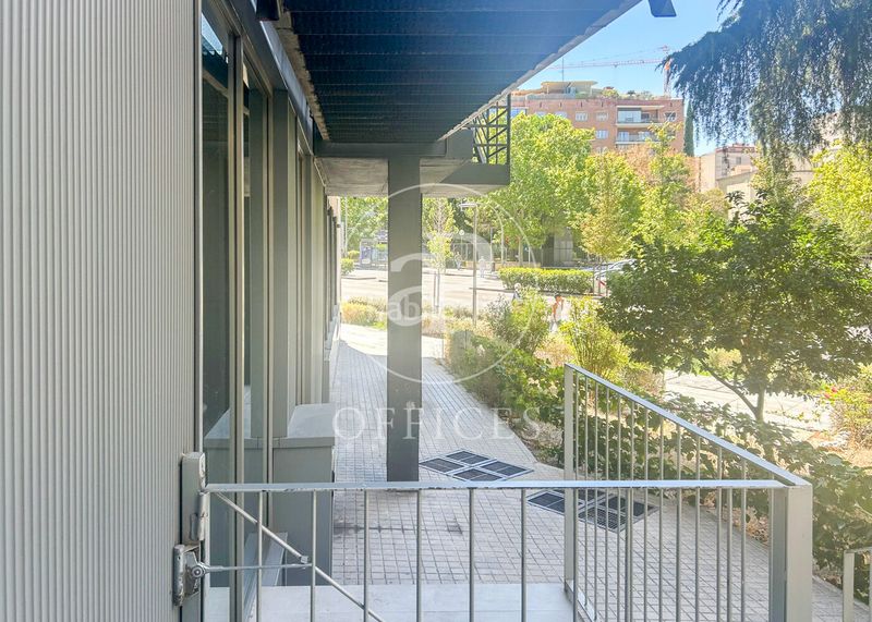 Foto f1343837-e82e-4199-a2d1-391c67bfe58e. Miete büro in El Viso Madrid
