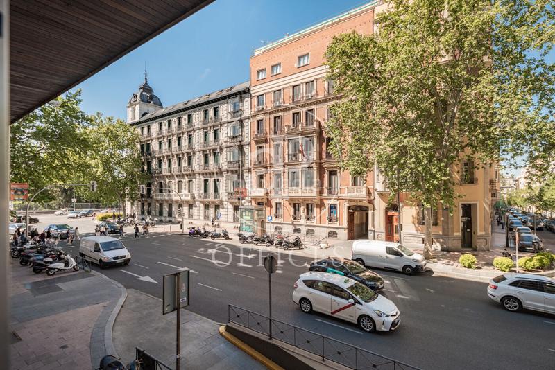 Foto b6a293fc-885f-4ba2-9c1b-1a3dbb65b9a5. Alquiler oficina  en alquiler en calle velázquez en Madrid