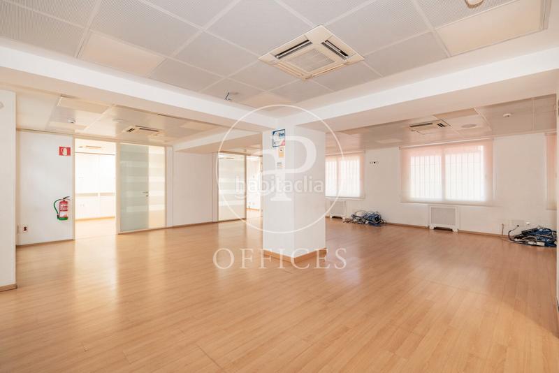 Foto 2d8deb42-6fa2-4ced-bec2-0d02bc9ddeab. Rent office space with heating in Recoletos Madrid