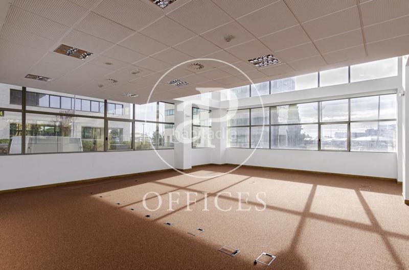 Foto 9446fddd-6667-4a99-83db-610030026dcf. Alquiler oficina  en alquiler en barajas en Madrid