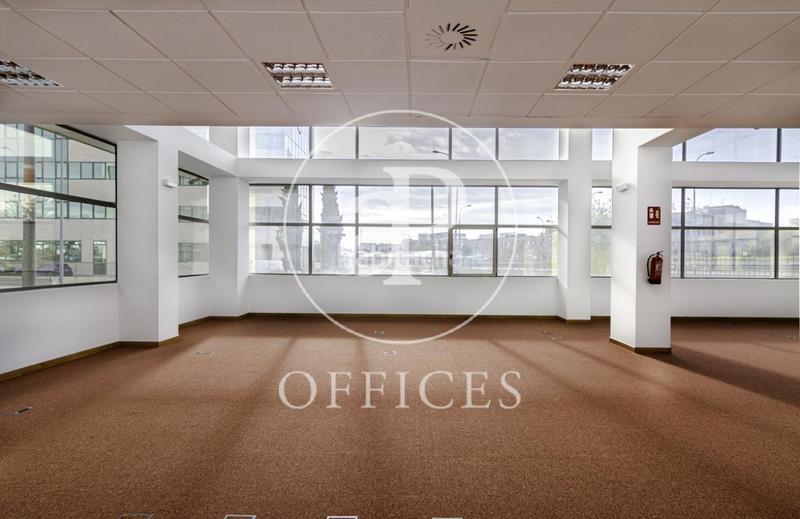 Foto 3cfa9231-1015-4feb-8c59-039ce9c7241c. Lloguer oficina amb calefacció a Aeropuerto Madrid