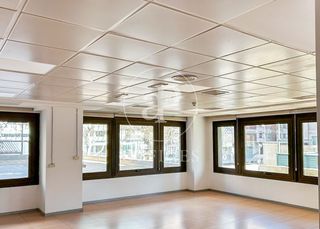 Rent Office space in Castillejos-Cuzco. Oficina en alquiler en calle orense