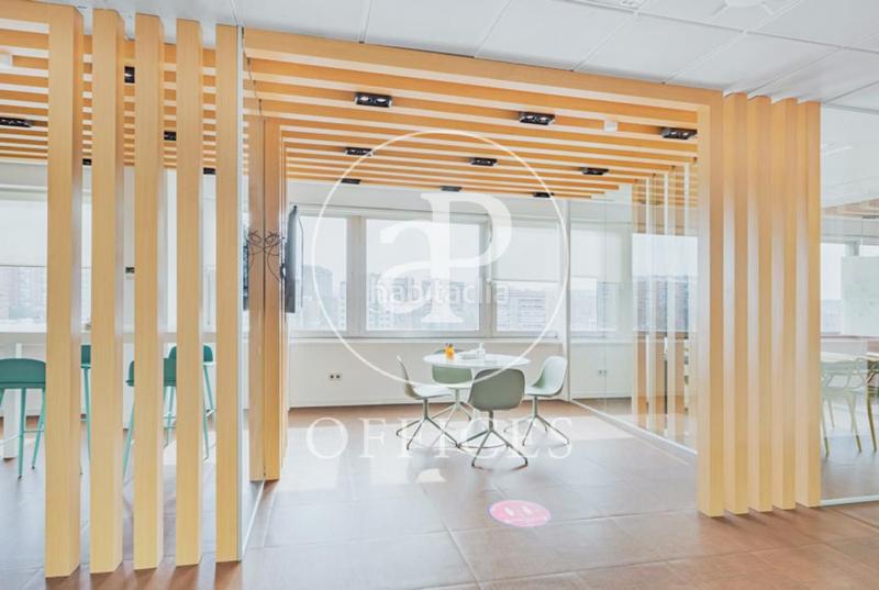Foto e3f41476-1beb-4ac8-84ea-71e6e1feaa05. Rent office space with heating in Peñagrande Madrid