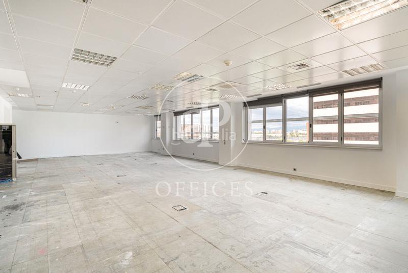 Foto 0f3a1b27-64f4-48b3-b43e-03c42300f2fc. Miete büro mit heizung in Castilla Madrid
