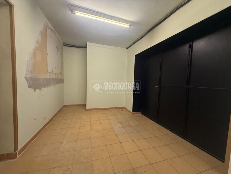 Foto cc5213f8-26e3-40d4-a007-7500b73dc3aa. Local comercial a Canillas Madrid