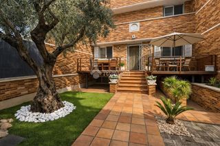 Doppelhaus  C. de la pl.. Casa en venta en madrid