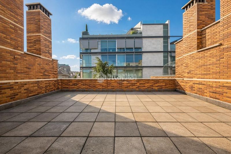 Foto cb11952d-5973-4850-858e-fd012f6f3bbe. Casa aparellada a Canillas Madrid
