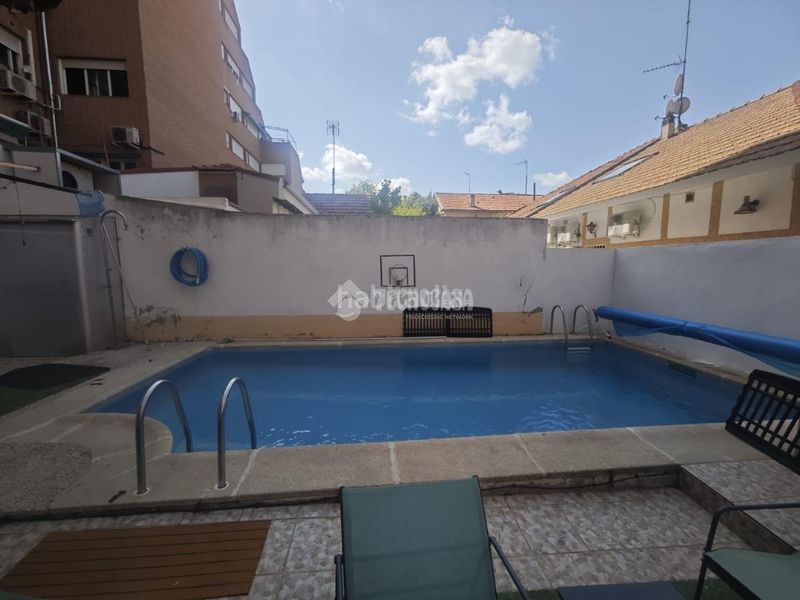 Foto 85178842-3d48-485f-bddf-1b74ea316c15. Casa amb calefacció piscina a Bellas Vistas Madrid