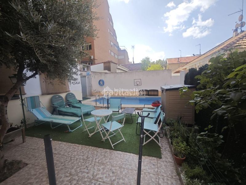Foto b0f3cd78-251b-40e4-be31-1812d39d423e. Casa amb calefacció piscina a Bellas Vistas Madrid