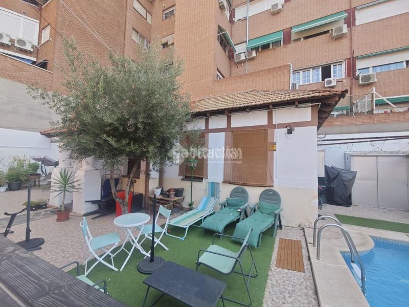 Foto f2da87fb-1c31-414a-93ba-fe1784b52545. Casa amb calefacció piscina a Bellas Vistas Madrid