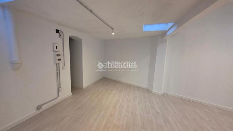 Foto 03781610-bd32-4157-bfc9-5096808ccbe0. Local comercial amb calefacció a Berruguete Madrid