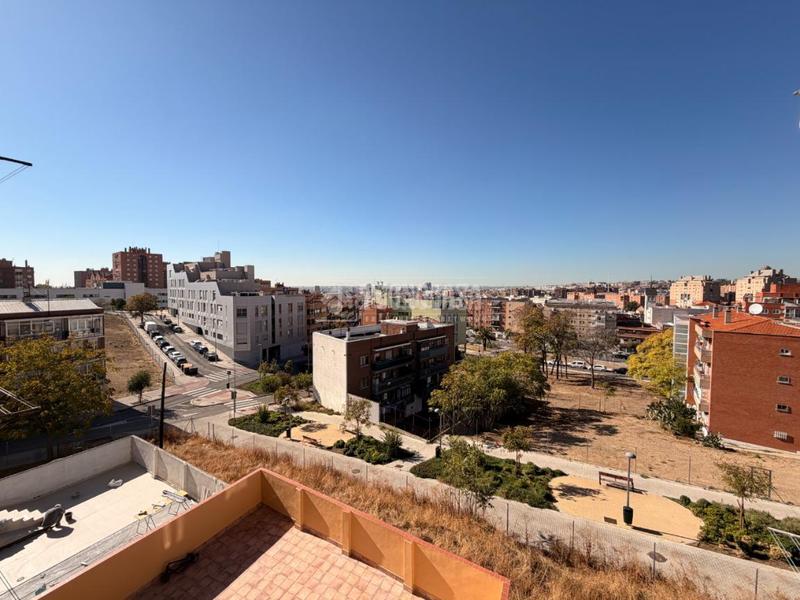 Foto 85b4a366-04c5-4c32-8b05-572d2abe3ce3. Appartement avec chauffage dans Numancia Madrid