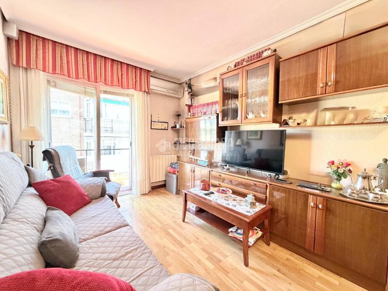 Foto b1eea574-8e0f-419d-9d35-14c95aa04611. Appartement avec chauffage dans Numancia Madrid