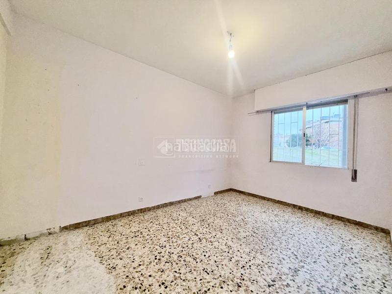 Foto 53ce5a55-f516-44ed-8b0a-46ab507512d3. Flat with heating in Numancia Madrid