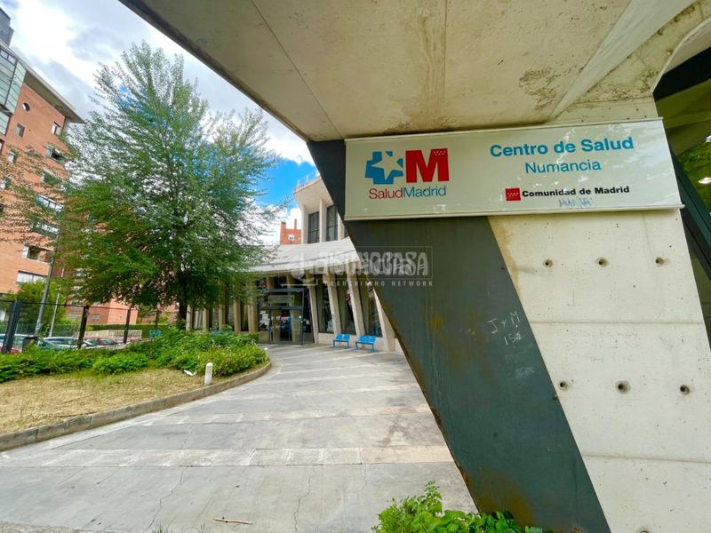 Foto b23fdd2c-3ae1-4677-9545-6f22339b0704. Pis amb calefacció aparcament a Numancia Madrid