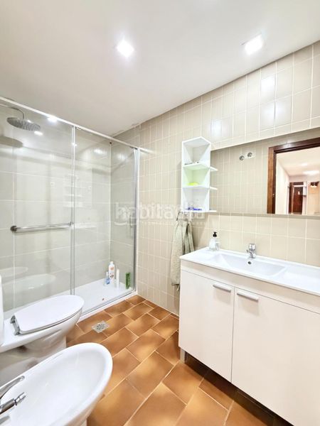 Foto c0dc25ec-4dfe-45fc-a51e-b34e3670df93. Pis amb calefacció aparcament a Numancia Madrid