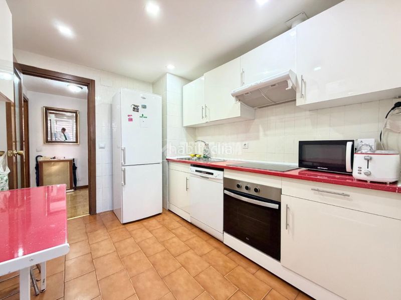 Foto dcce59d4-6c00-4fa4-b3ab-40fe61fe81e8. Pis amb calefacció aparcament a Numancia Madrid