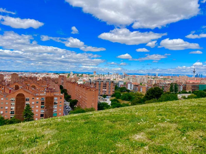 Foto dfad9bdd-5959-4f26-8700-14f7252cbb65. Pis amb calefacció aparcament a Numancia Madrid