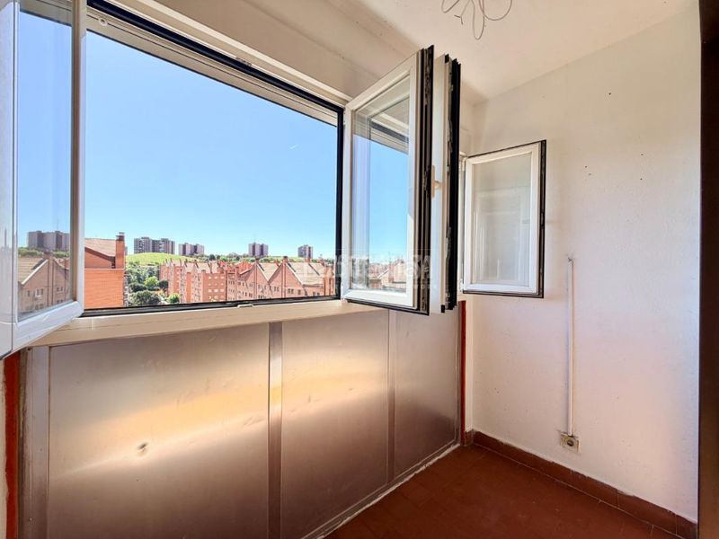 Foto 3f47b56e-2108-4c7d-a18c-4ee5fd2ed205. Piso  en venta en Numancia Madrid
