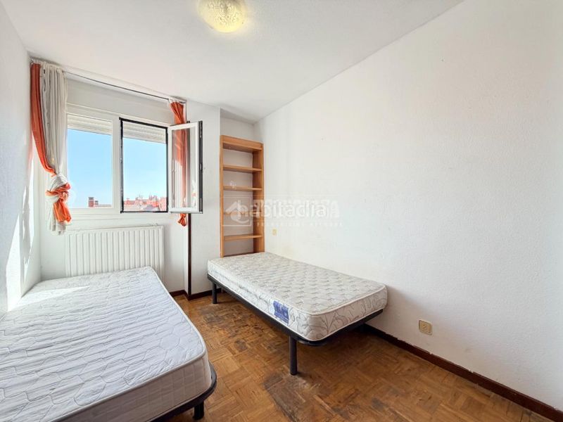 Foto 4d630223-d370-421c-88aa-6f1bb78913a9. Pis amb aparcament a Numancia Madrid