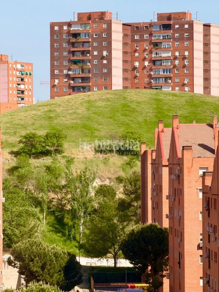 Foto 73679d3d-ec48-4069-9197-abdd5f13a18a. Pis amb aparcament a Numancia Madrid