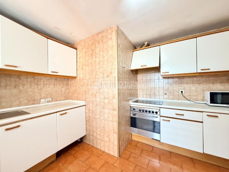 Foto 98aaa82c-008d-4184-9947-6b584e30c2bb. Pis amb aparcament a Numancia Madrid