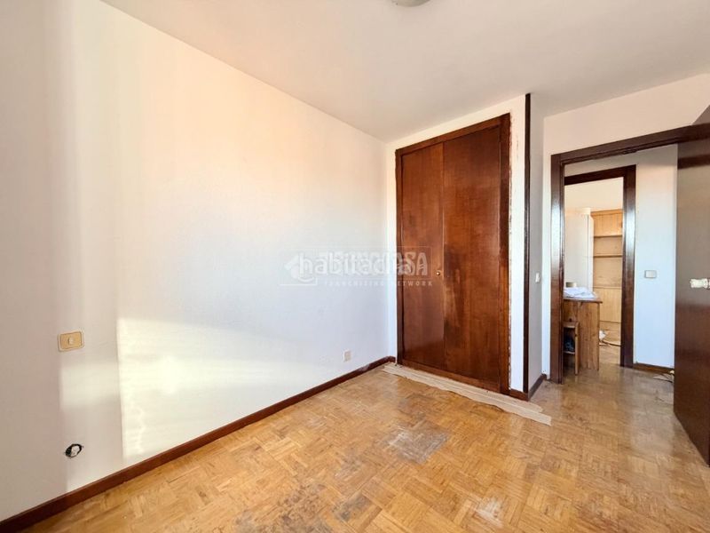 Foto f720065e-1924-4b57-a12d-097a7d353c3e. Piso  en venta en Numancia Madrid