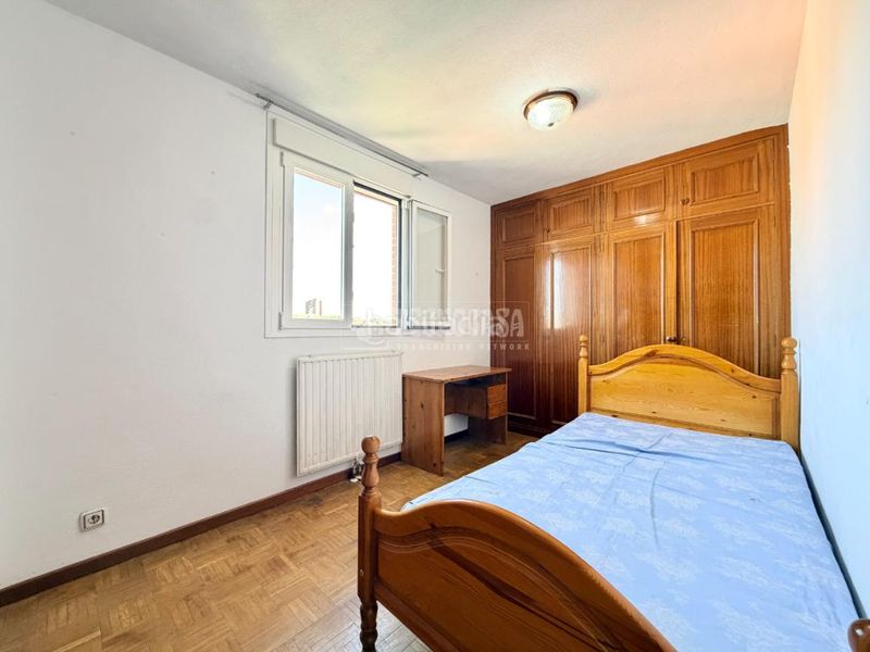 Foto fb5b38ff-1f03-4279-9e92-95e201146385. Pis amb aparcament a Numancia Madrid