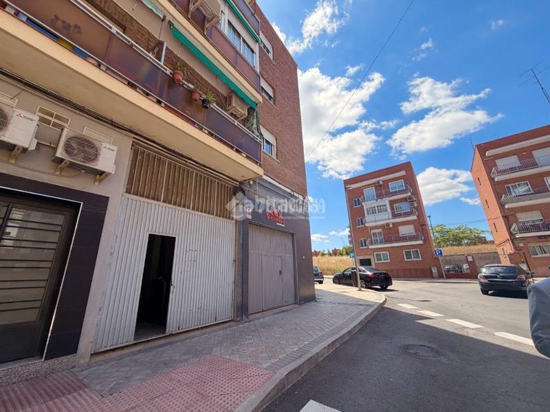 Foto b06bc37f-4ed9-4f41-823f-824efbc86d31. Local comercial a Numancia Madrid