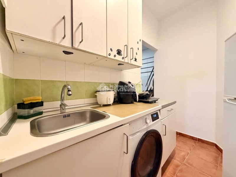 Foto 6bbd0eda-fc0f-49bf-8d38-0055a67fe370. Local comercial a Numancia Madrid