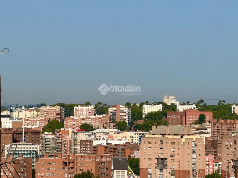 Foto f07e11c8-bf44-4313-ba89-fa86ba642d23. Pis amb calefacció a Numancia Madrid