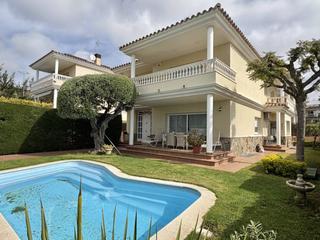 Maison à Vilassar de Dalt. Casa unifamiliar en venta en vilassar de dalt