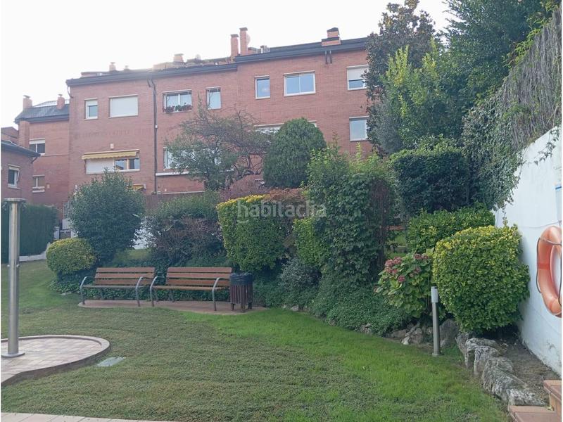 Foto 740b3b43-b565-4832-bf59-9b8122680ce7. Lloguer casa adossada amb calefacció aparcament piscina a Sant Cugat del Vallès