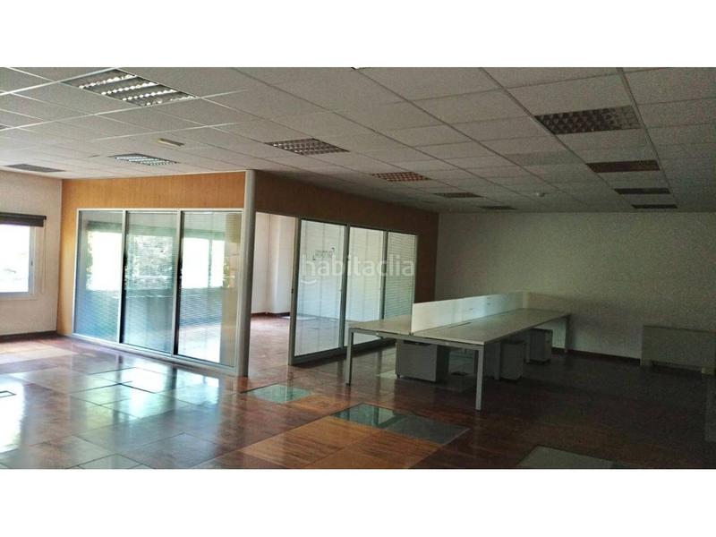 Foto a6aad99b-fdc1-44f0-818f-610986f3a37a. Location bureau dans Roquetes-Can Magí Sant Cugat del Vallès