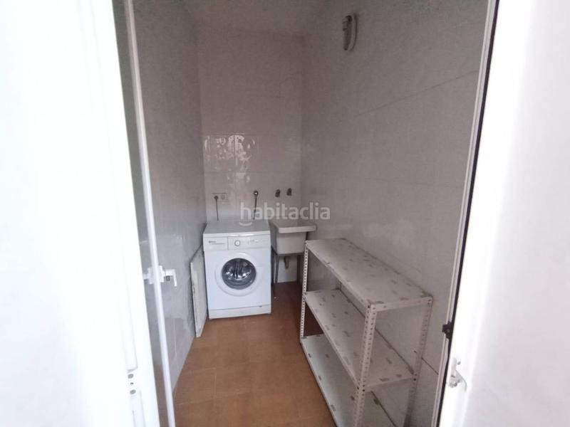 Foto ab100021-7dd4-4bce-a817-fb77ef4b80df. Casa adossada amb aparcament a Mercat Rubí