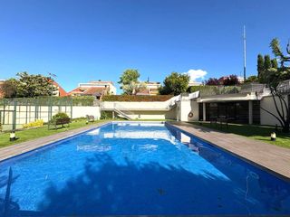 Chalet en Arxiu. Chalet unifamiliar con ascensor