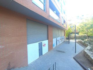 Affitto Locale commerciale  Calle magallanes. Local en plaza  bonaventura josa