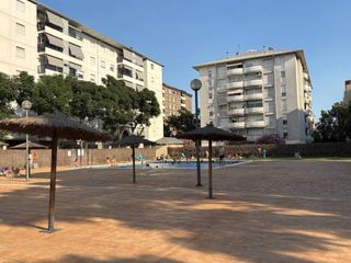 Appartamento in Serraparera. !exclusivo piso reformado con piscina y parking en serraparera!