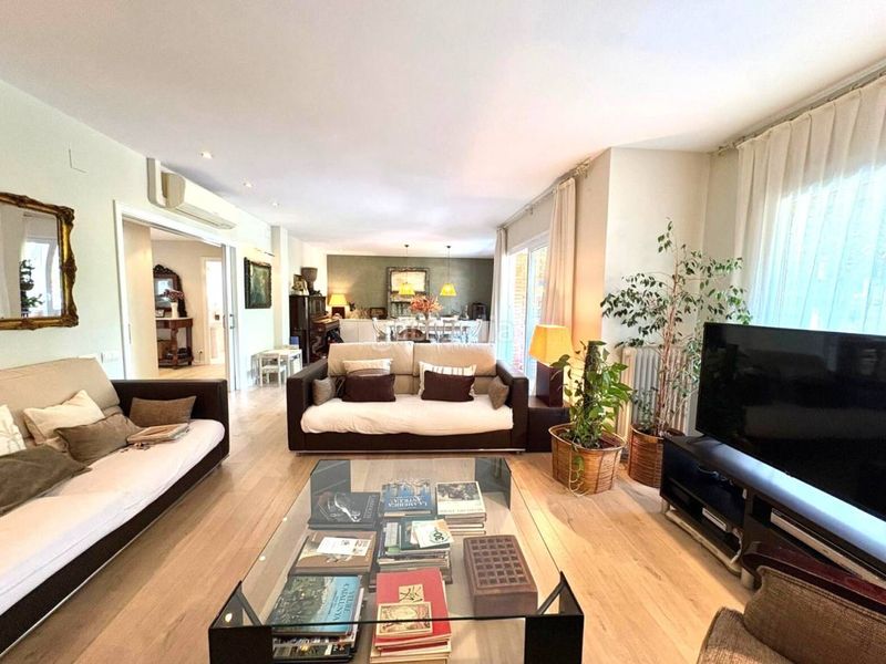 Foto 67a897c6-c38f-4cd1-88bb-2315ad6688b5. Duplex con riscaldamento parcheggio piscina in Eixample Sant Cugat del Vallès