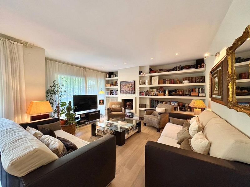Foto dca2ea85-fa8c-47c5-b9eb-e0822d555f3c. Duplex con riscaldamento parcheggio piscina in Eixample Sant Cugat del Vallès