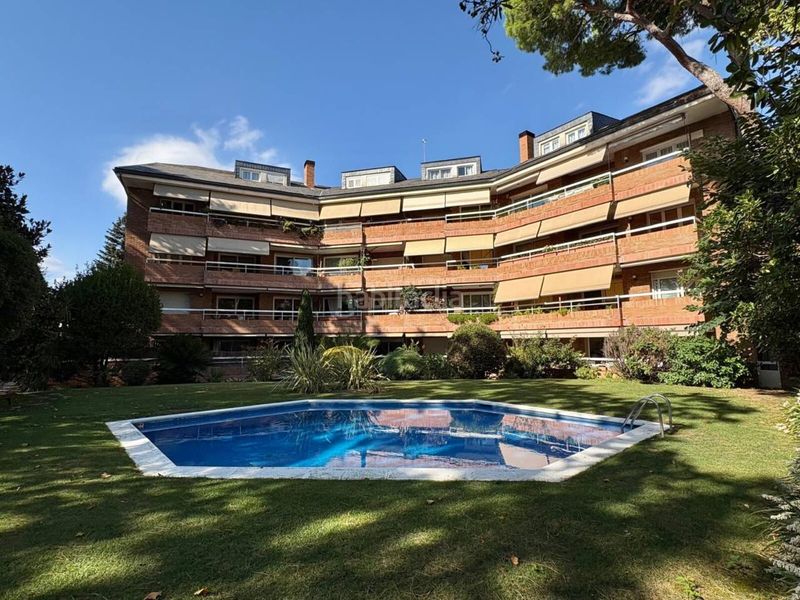 Foto 599e1f3a-dd37-4c48-9540-54d62ae741b7. Dúplex amb calefacció aparcament piscina a Eixample Sant Cugat del Vallès