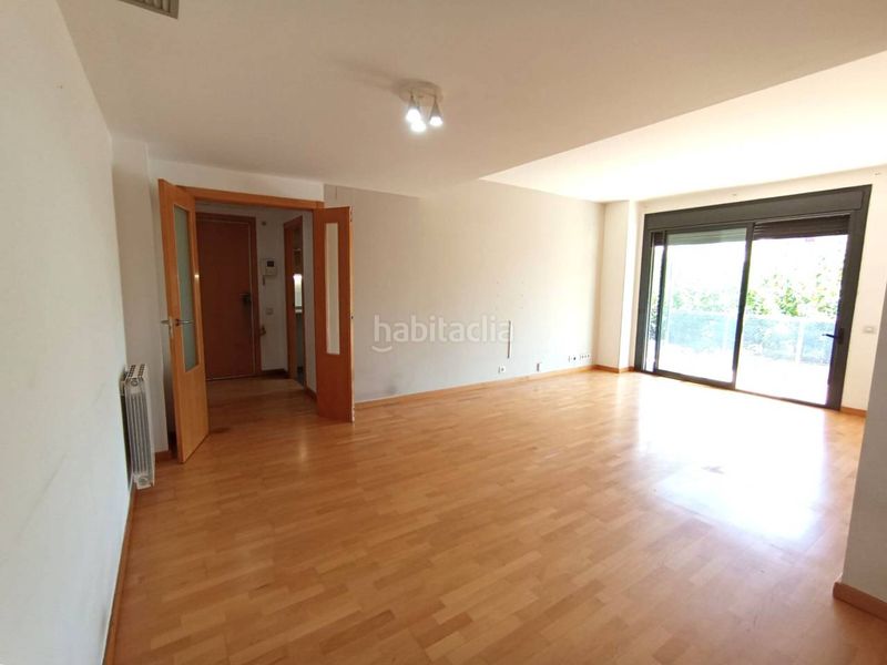 Foto 4cec14fa-f590-4b06-b591-9e0d1dcb7aba. Pis amb calefacció aparcament piscina a Can Llong Sabadell