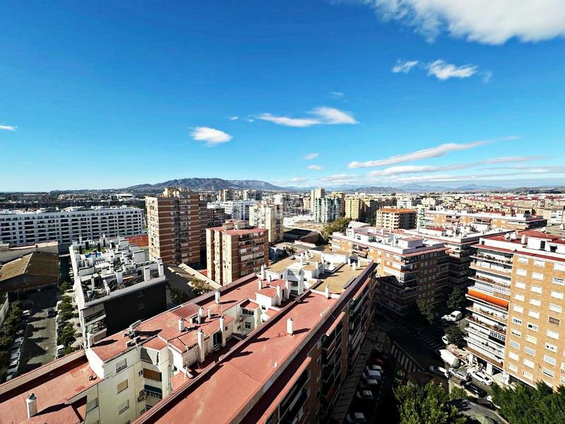 Foto f22bffa1-8a36-4379-a22e-3d2d61323611. Piso  en venta en Los Guindos - Parque Mediterráneo - Santa Paula Málaga